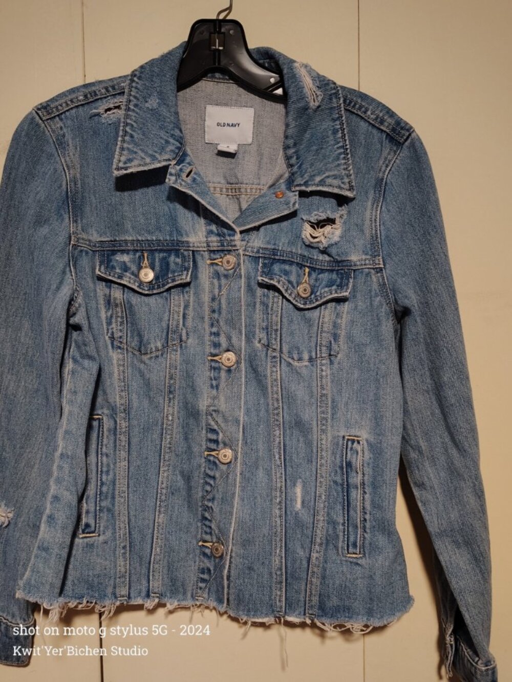 Old Navy distressed denim jacket sz 4
